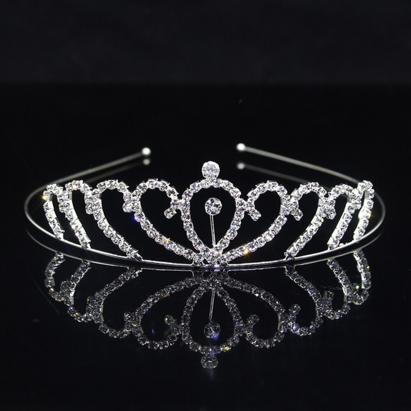 Other - 🔴SOLD🔴 🎀NEW Girls Rhinestone Tiara🎀